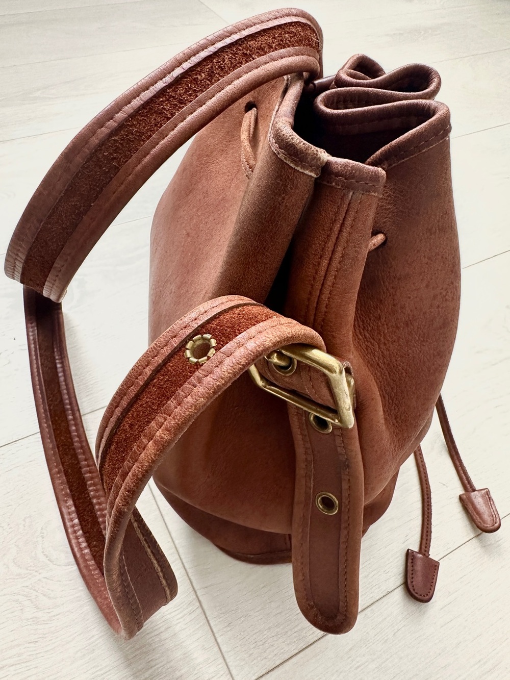 Vtg Coach 9952 Lula's Legacy Drawstring Bucket Leather Bag in British Tan - Picture 13 of 16